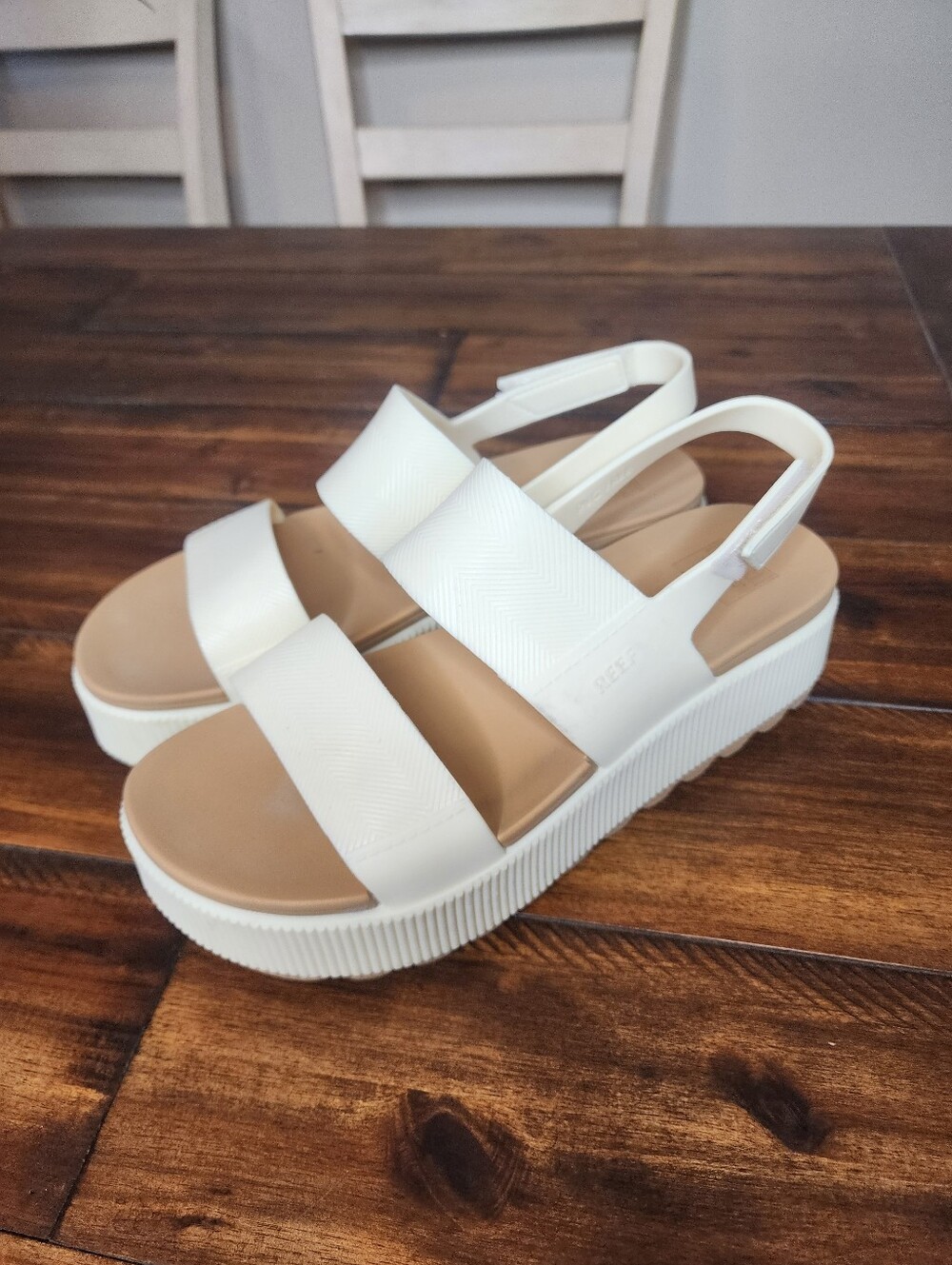 Reef Water Vista Platform Sandal | White | Size 10